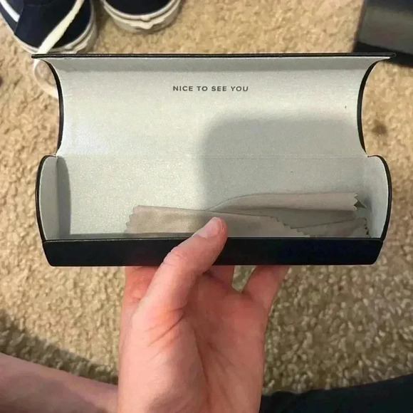 Warby Parker glasses case - Picture 1 of 2